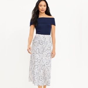 NEW Ann Taylor LOFT Size Medium White Blue Pink Paisley Midi Skirt Elastic Waist